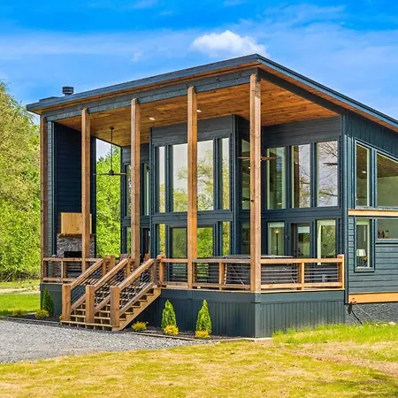 Modern Mountain Retreat Villa